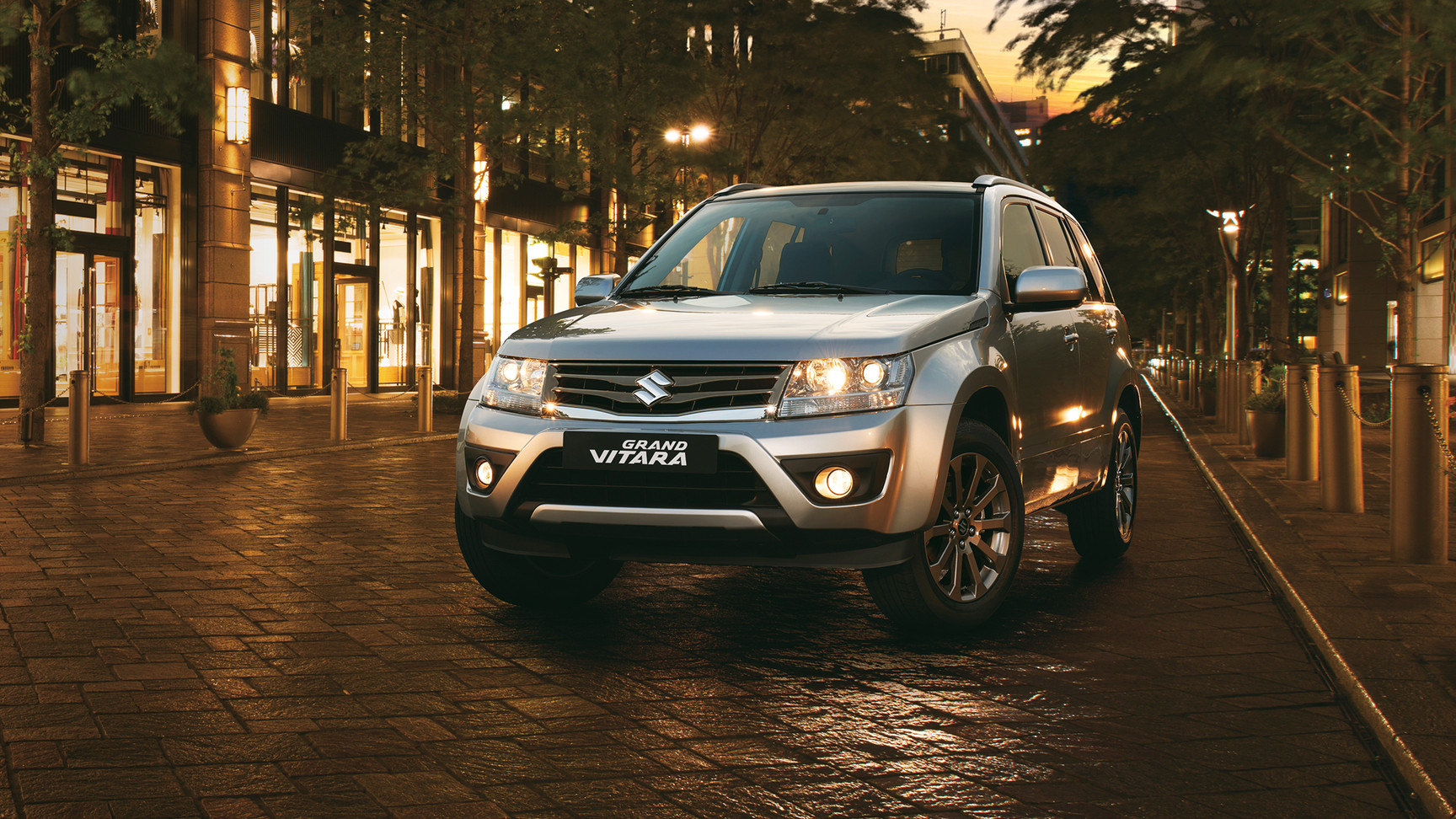 _GrandVitara-3160x1720-_0003_UrbanNightSetting_0