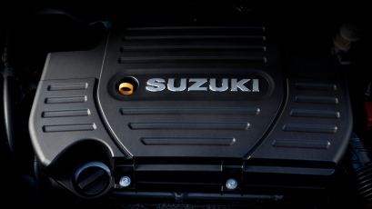 _SwiftSport-3160x1720-_0000_Engine