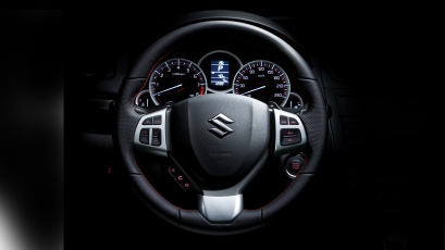 _SwiftSport-3160x1720-_0001_SteeringWheel_Cluster