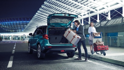 _Vitara--3160x1720-_0014_Blue-Vitara-Airport